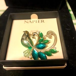 Vintage NIB Napier bird brooch